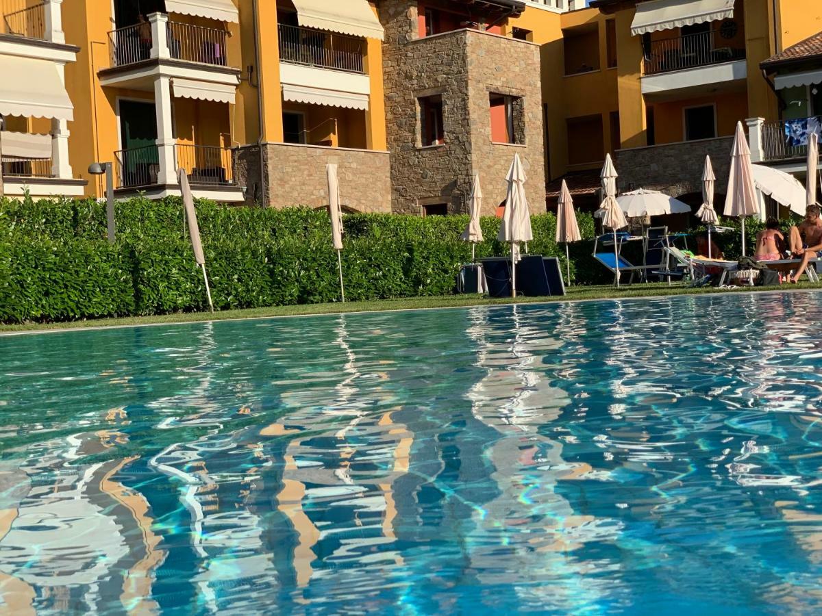 Appartamento Corina Sirmione Exteriér fotografie